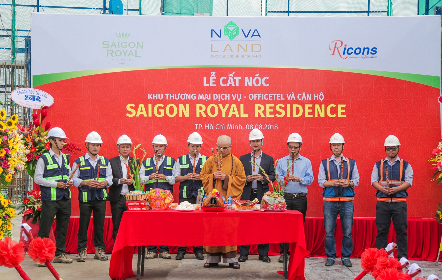 Lễ cất nóc là gì và tầm quan trọng của buổi lễ trong xây dựng