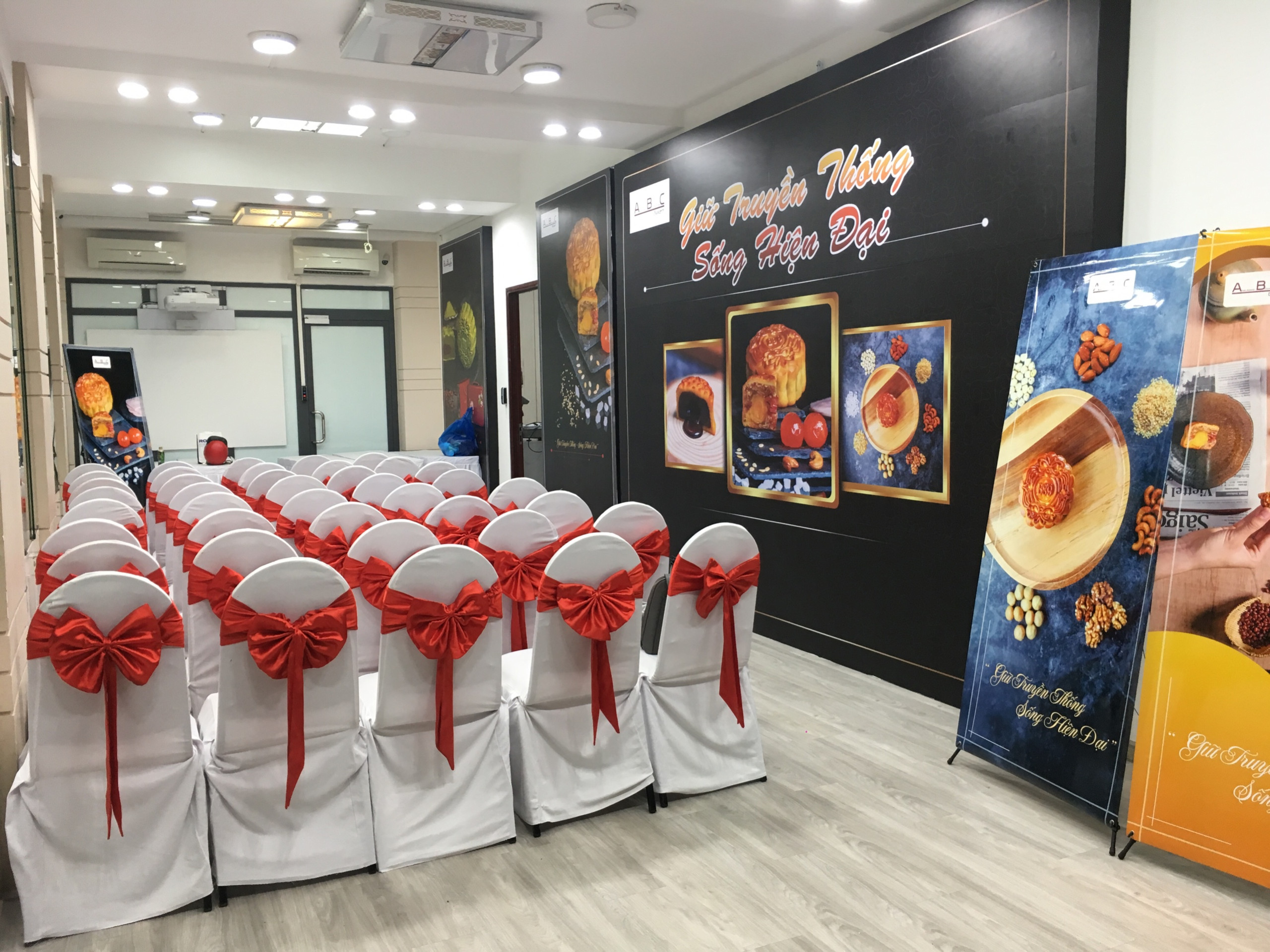 Lễ ra mắt sản phẩm bánh trung thu ABC Bakery trên đất Mỹ