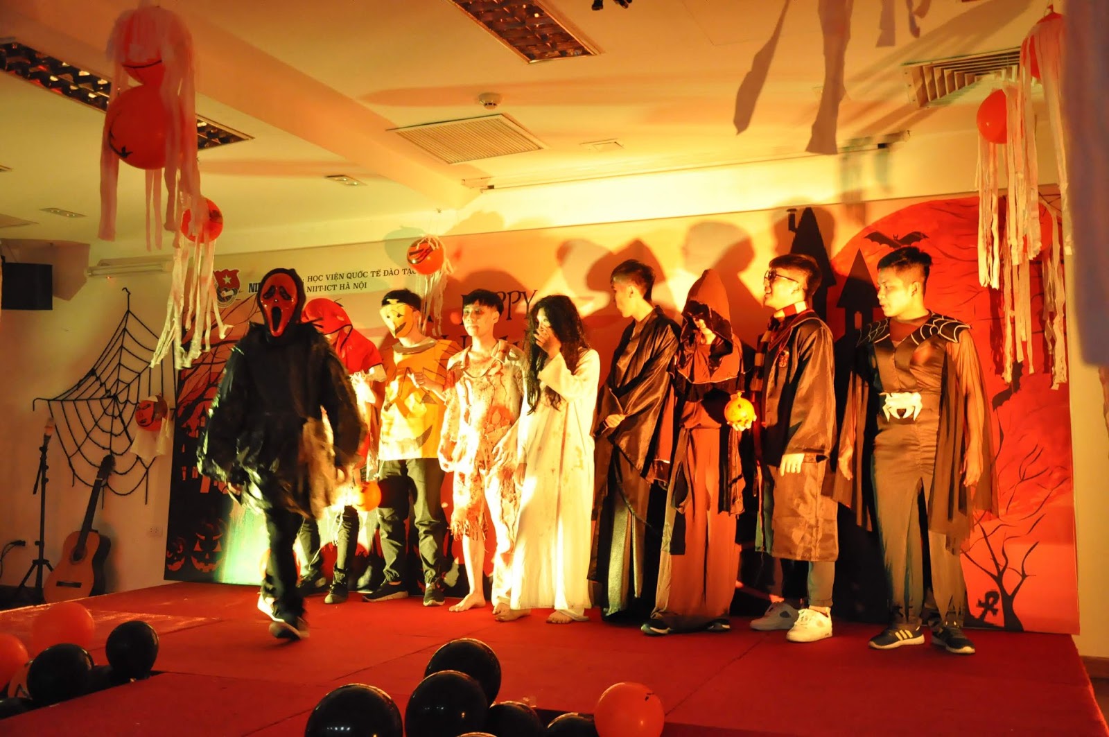 Tổ chức lễ hội hoá trang Halloween thật đặc sắc và ấn tượng