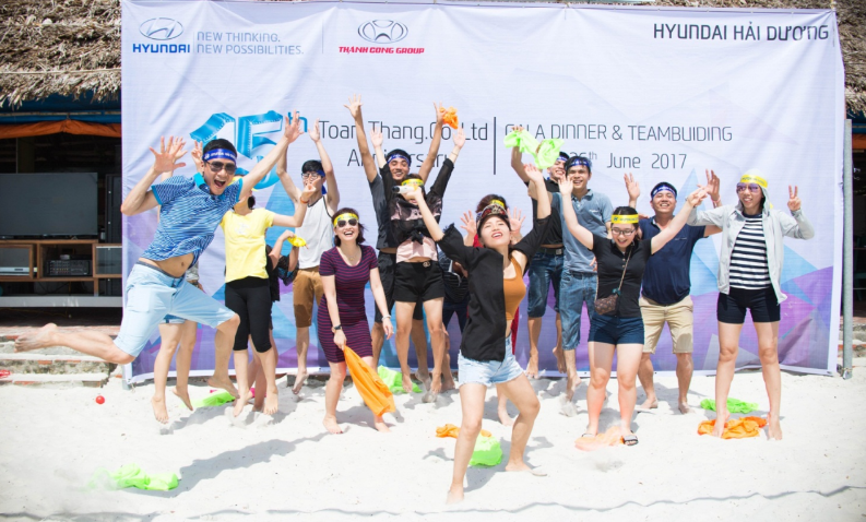 Team building kết hợp gala dinner trên biển cho doanh nghiệp