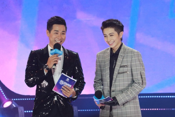 MC dẫn chương trình Year End Party doanh nghiệp