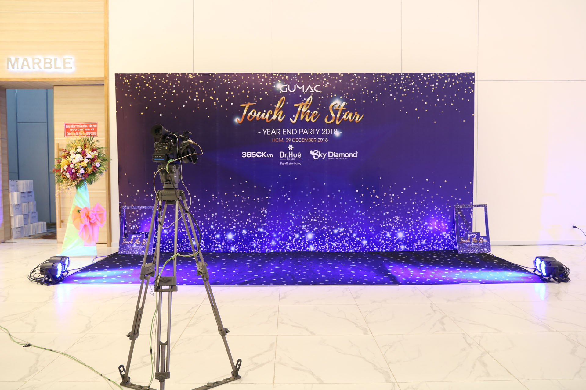 Tổng hợp 6 loại backdrop gala dinner cho đêm tiệc thêm ấn tượng