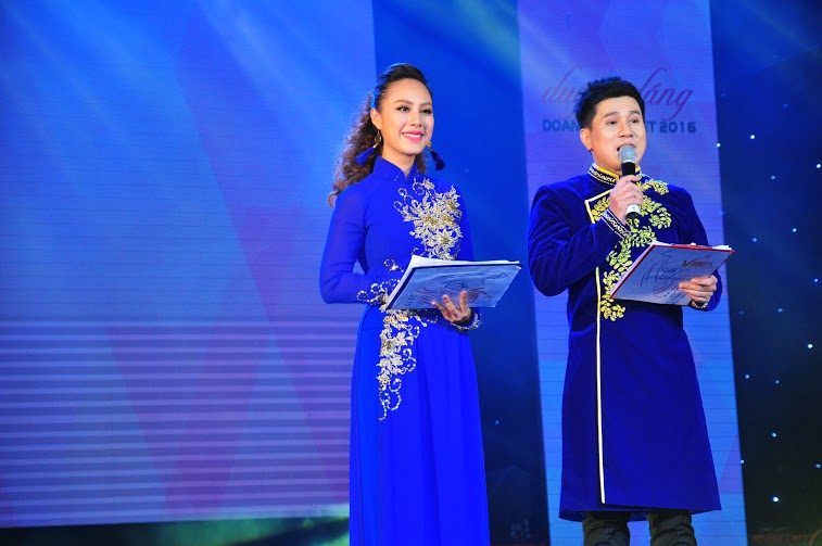 Cách chọn MC sự kiện: Người giữ nhịp trải nghiệm và thông điệp chương trình