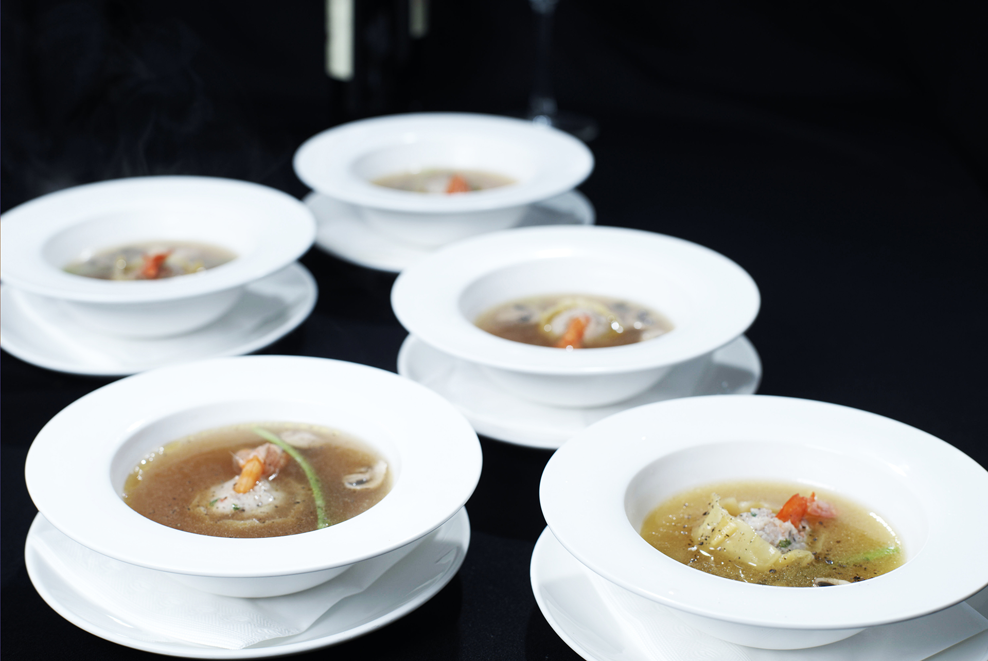 Gợi ý menu gala dinner tối giản nhất