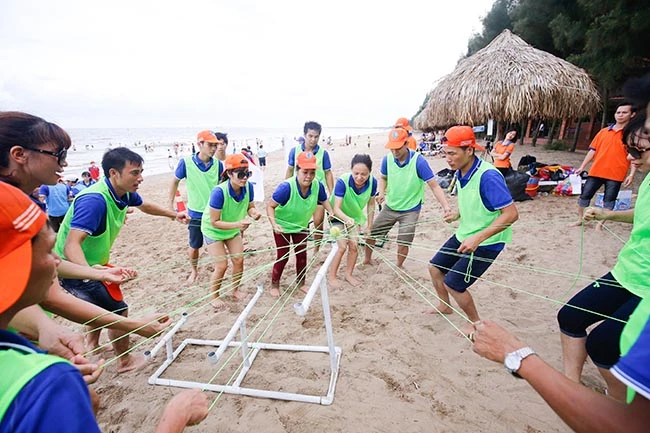 Thử thách đồng đội trong chương trình team building Vũng Tàu