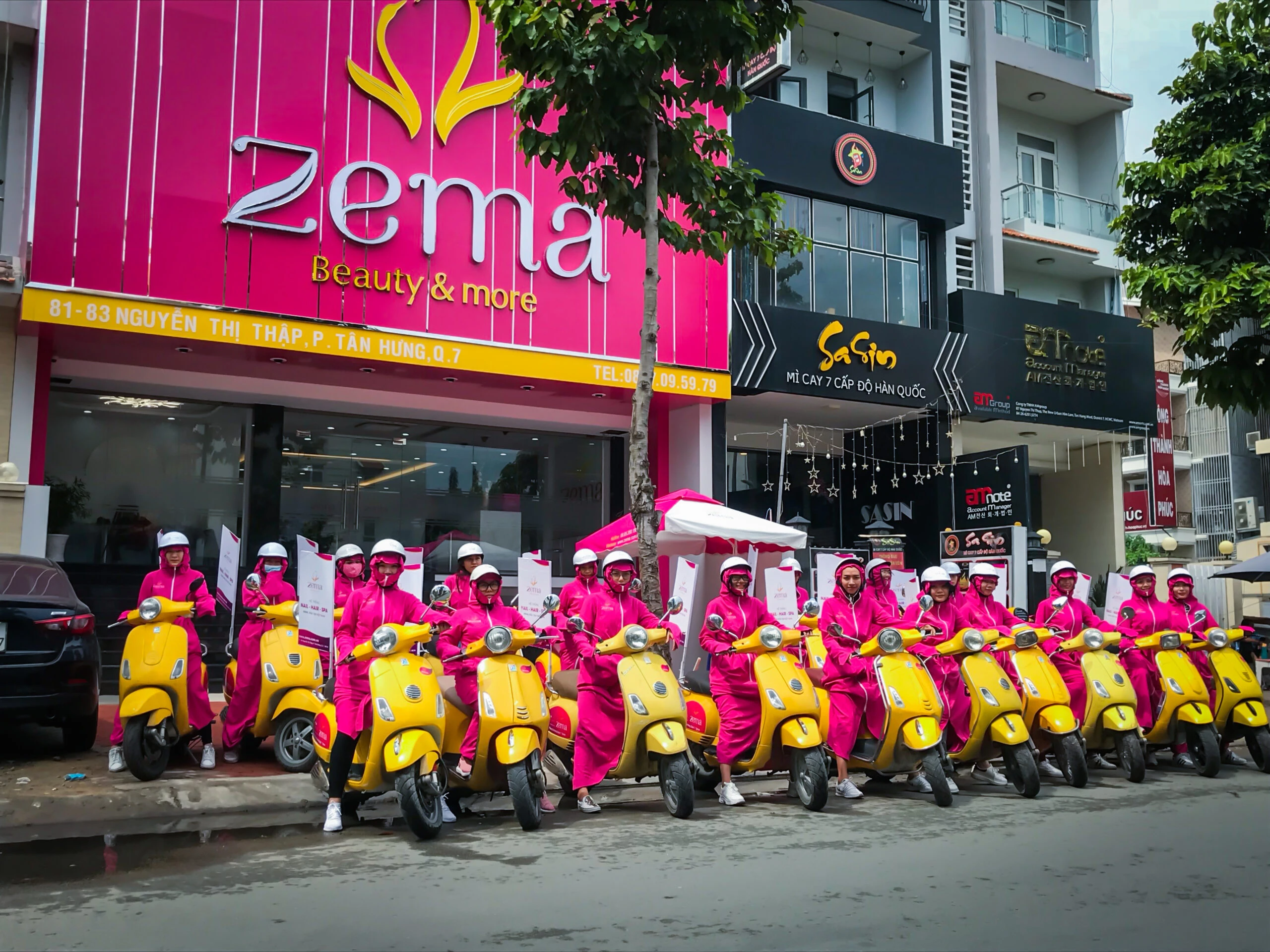 Roadshow kết hợp activation tại điểm bán để tăng tương tác với khách hàng