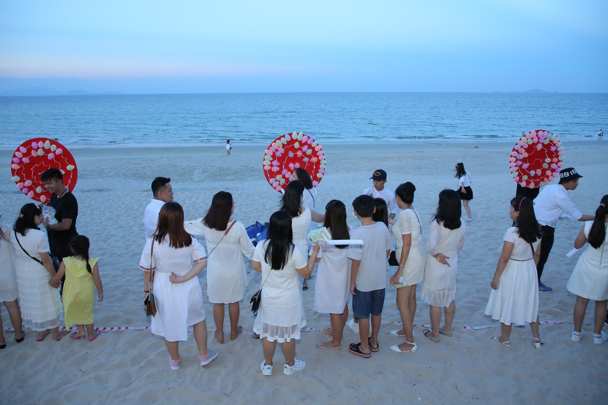 Tổ chức Gala Dinner biển với các tiết mục team building thú vị