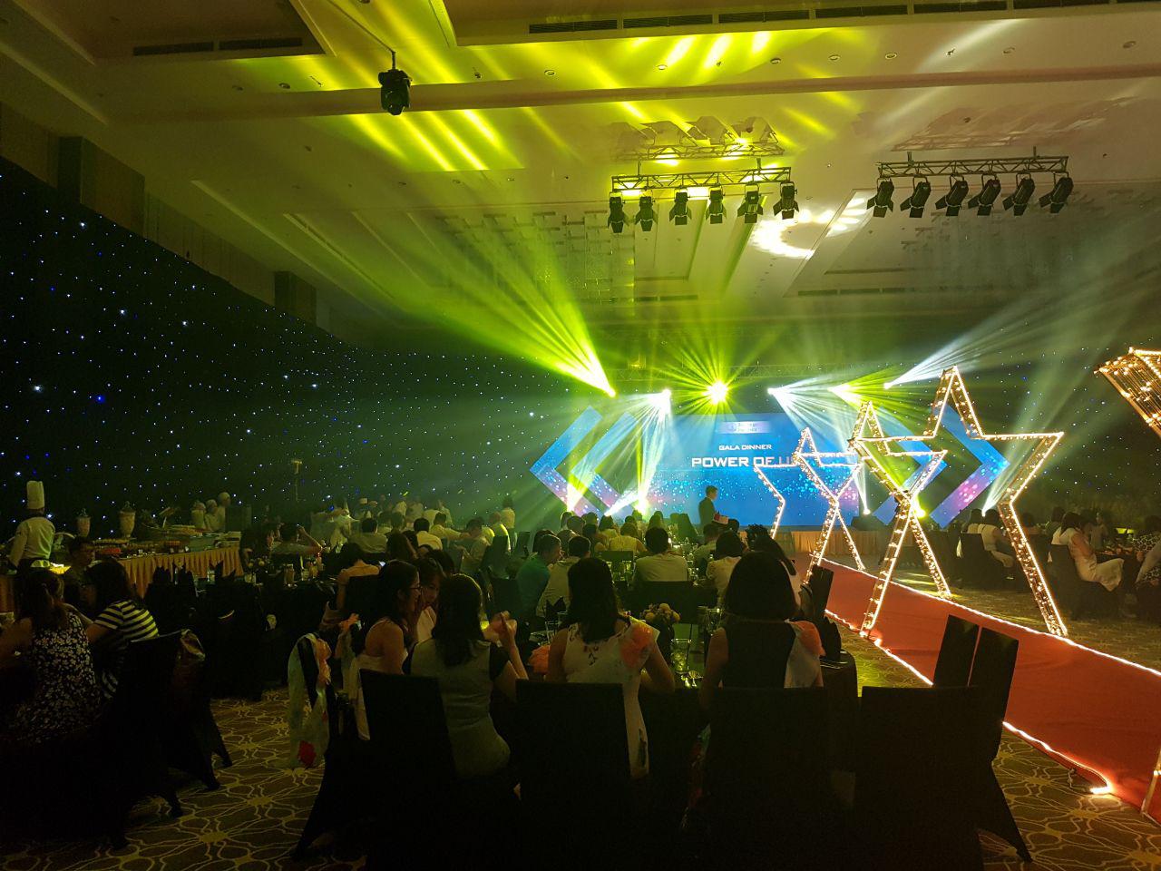 Cùng Saigontourist cháy hết mình với đêm Gala Dinner “The Power Of Us” tại Vinpearl Phú Quốc