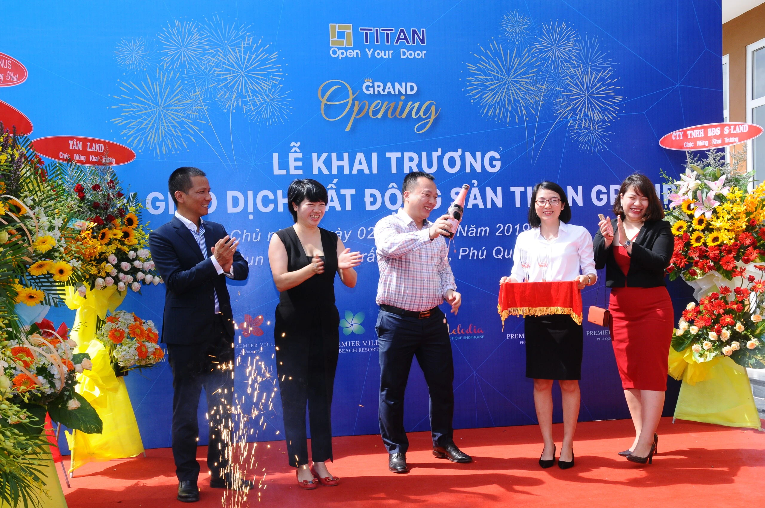 Nồng nhiệt buổi lễ khai trương sàn giao dịch bất động sản TITAN GROUP tại đảo ngọc Phú Quốc
