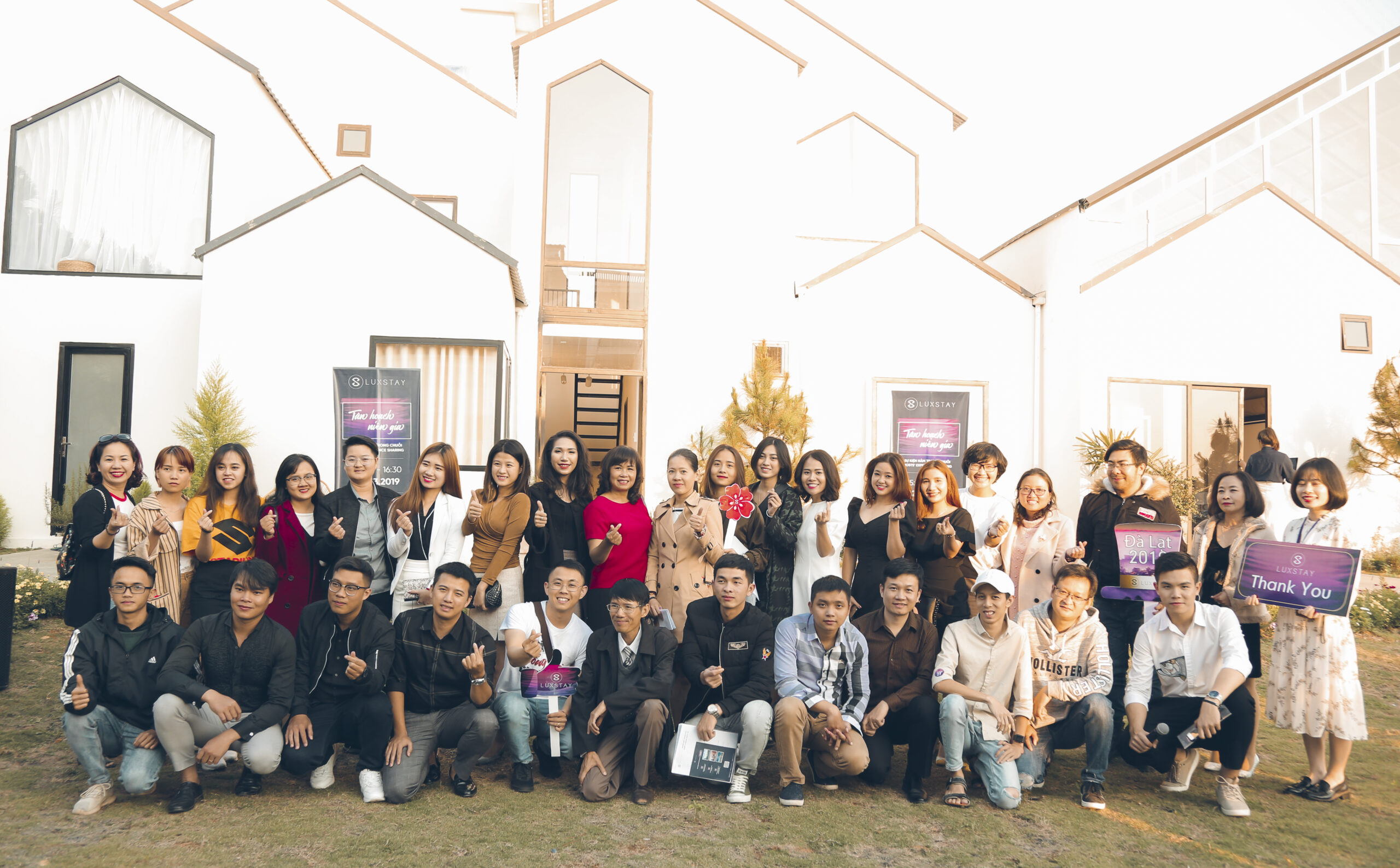 Tiệc tân hoạch niên gia Luxstay 2019 – Startup kỷ lục từ Shark Tank Việt Nam
