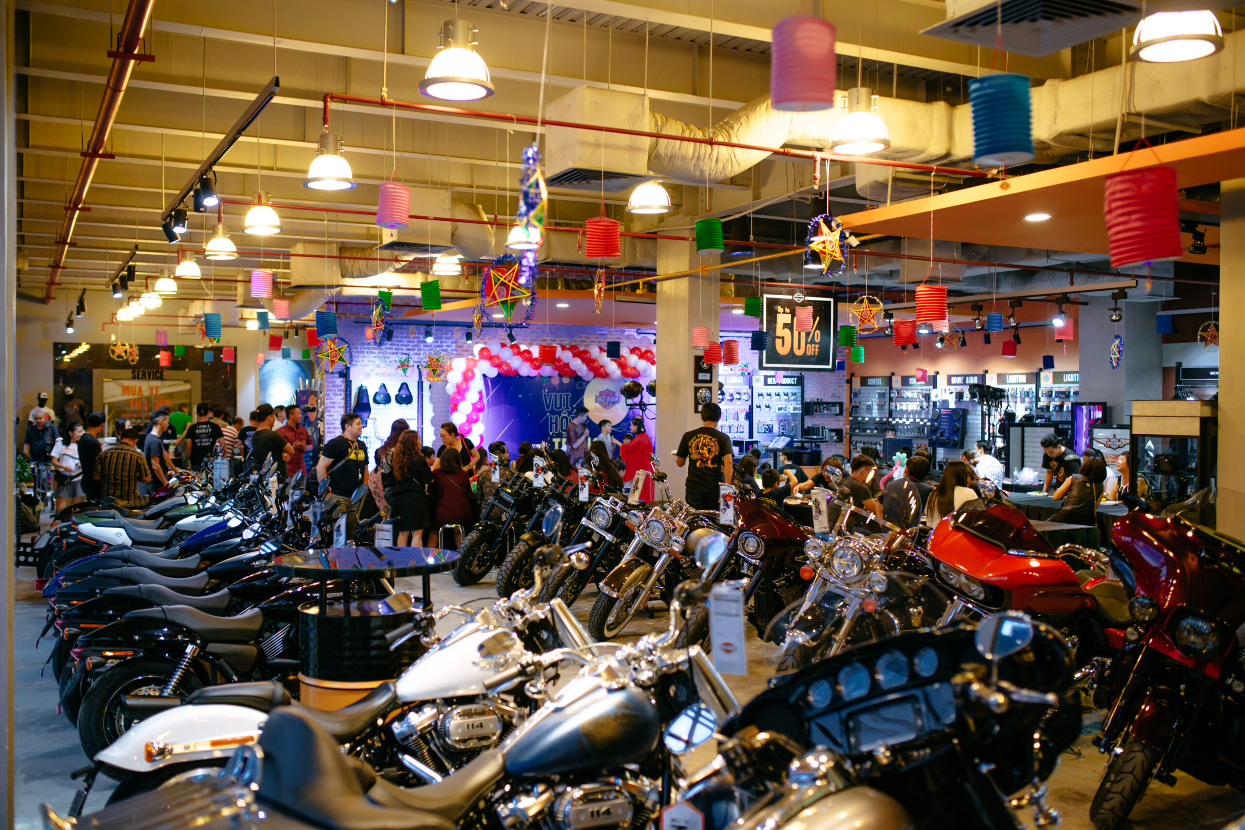 Toàn cảnh không gian tổ chức Trung Thu tại Harley-Davidson of Saigon