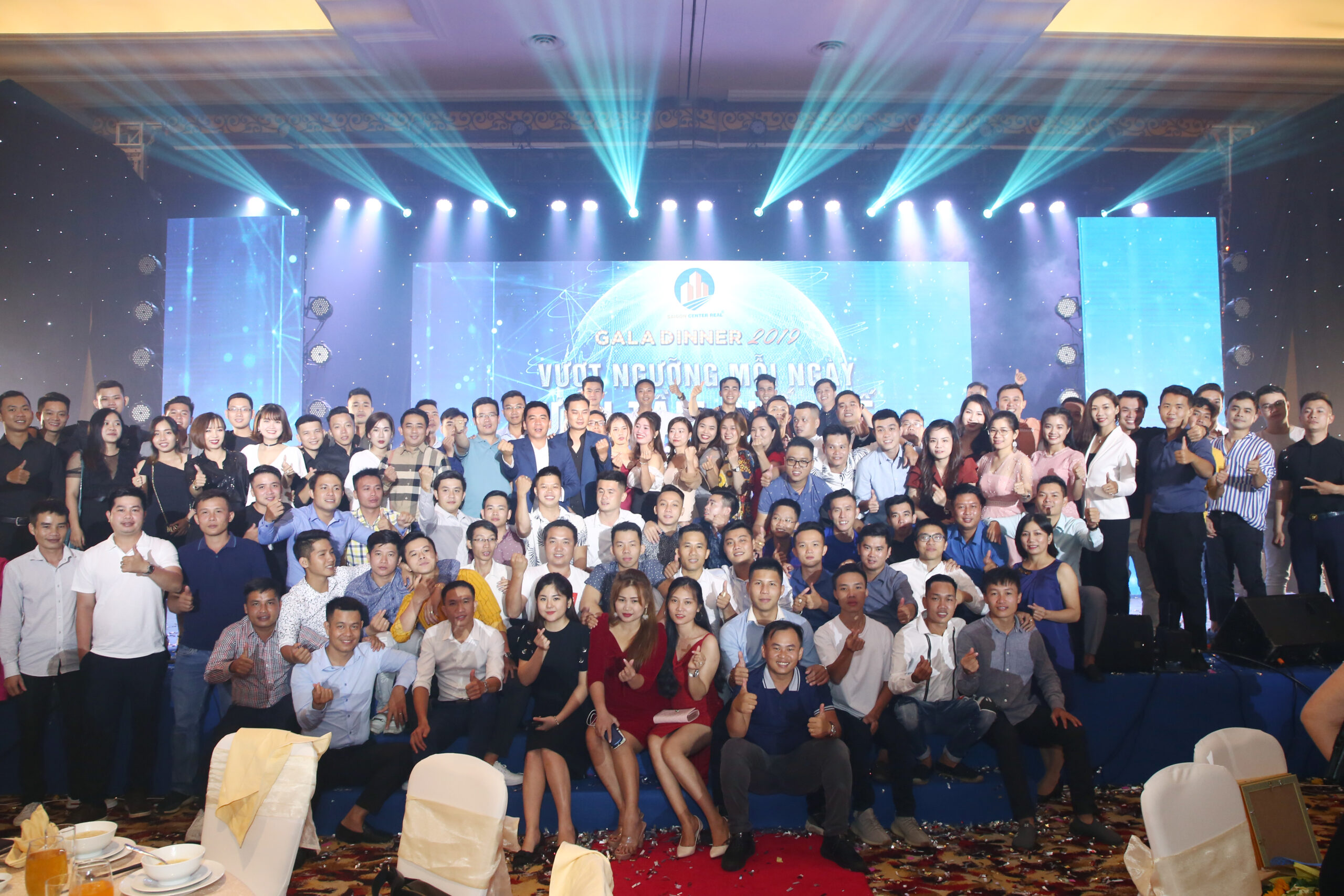 Tổ chức lễ kỷ niệm TPHCM: Giải pháp chuyên nghiệp cho doanh nghiệp