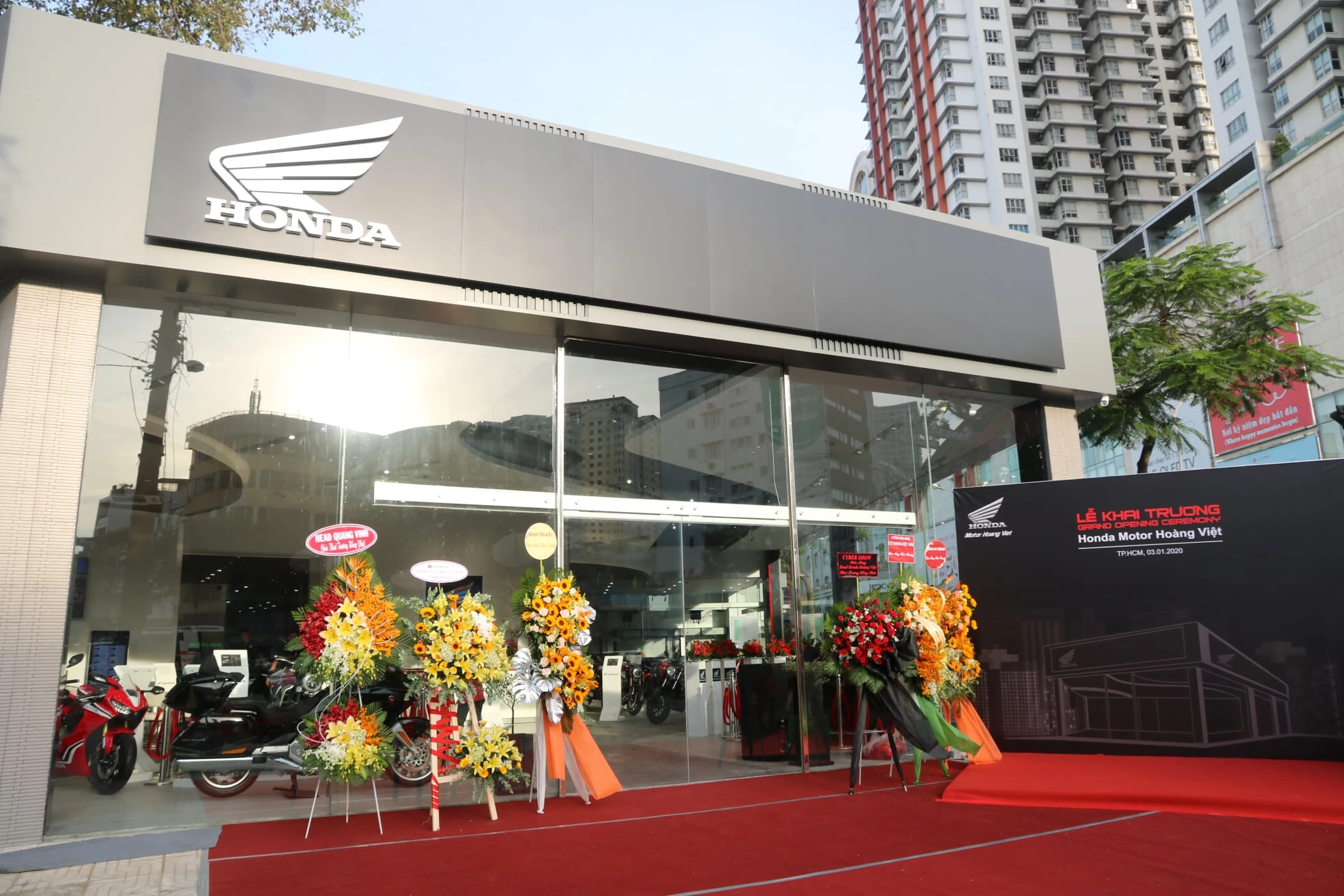 Lễ Khai Trương Showroom Honda Motor Hoàng Việt – Tiếp nối thành công trong thị trường xe phân khối lớn
