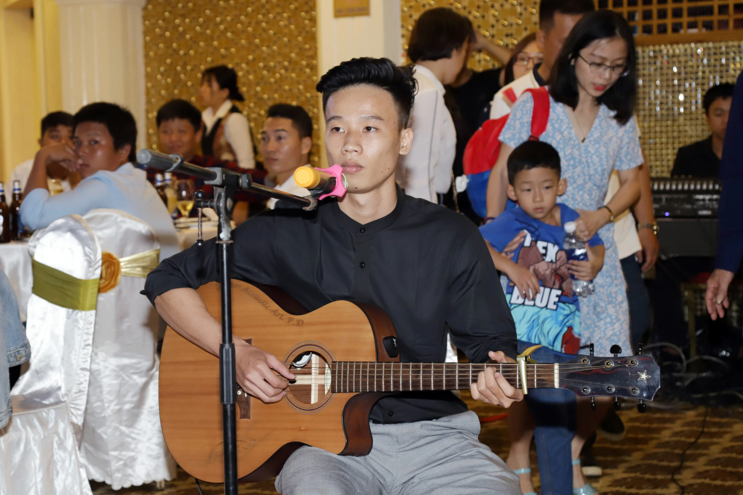 Tiết mục guitar trong Year End Party Đại Phú Mỹ