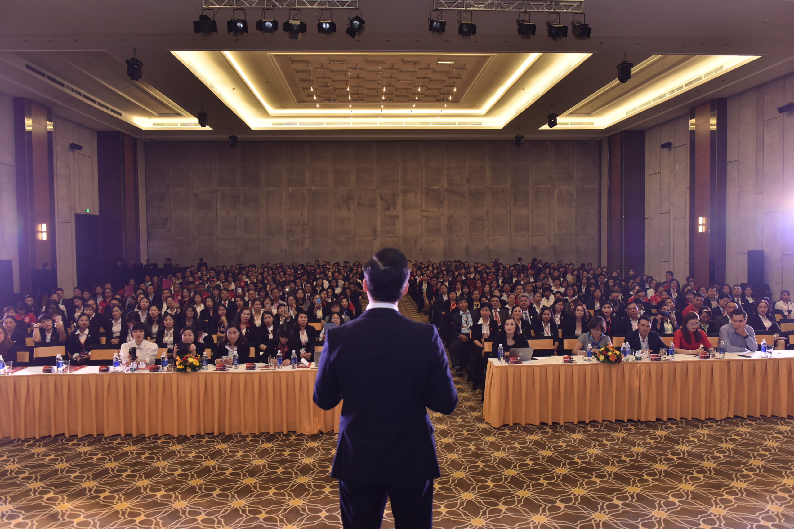 Chương trình tổ chức lễ kỷ niệm: 12 Ý tưởng và cách triển khai hiệu quả