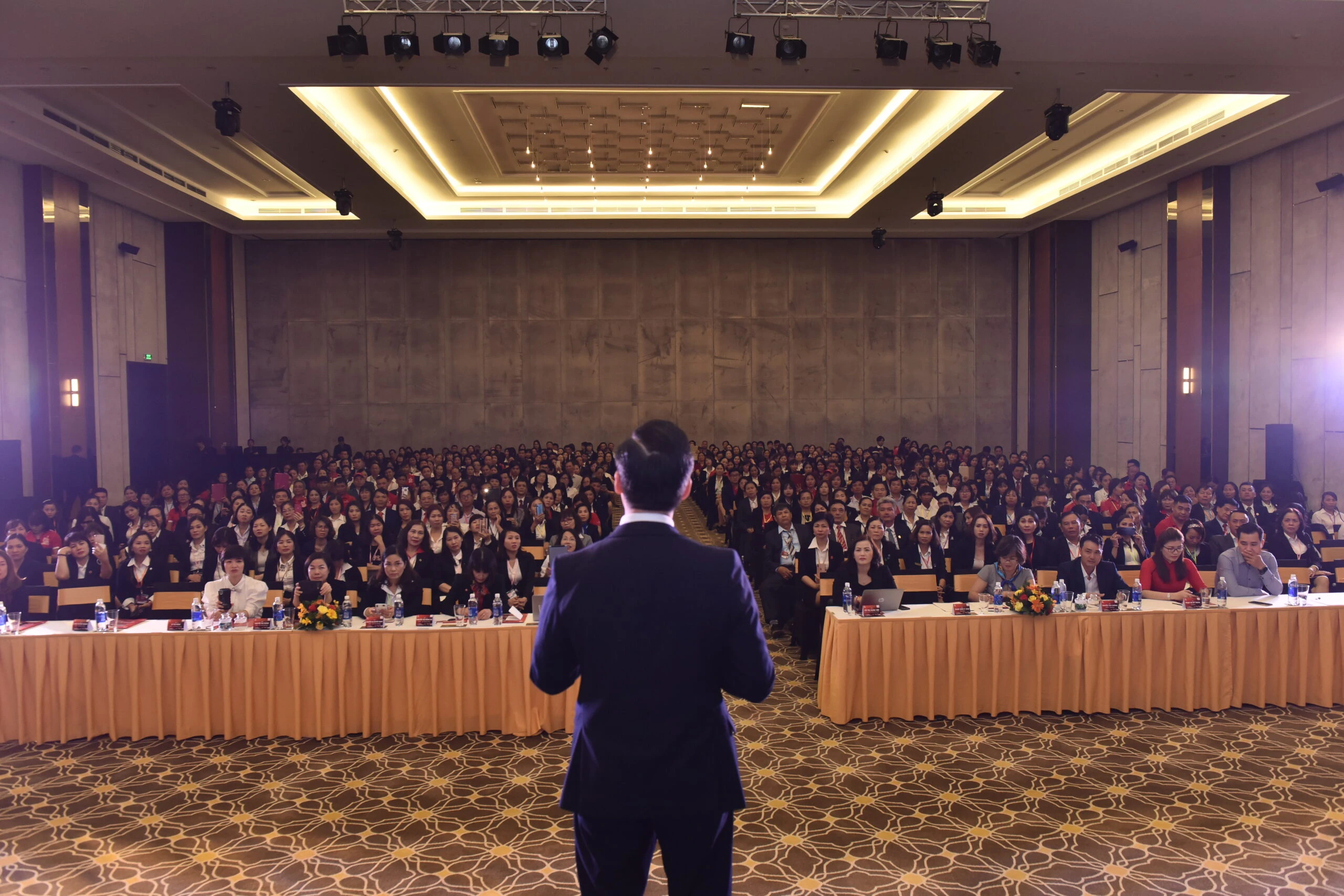 Chương trình tổ chức lễ kỷ niệm: 12 Ý tưởng và cách triển khai hiệu quả
