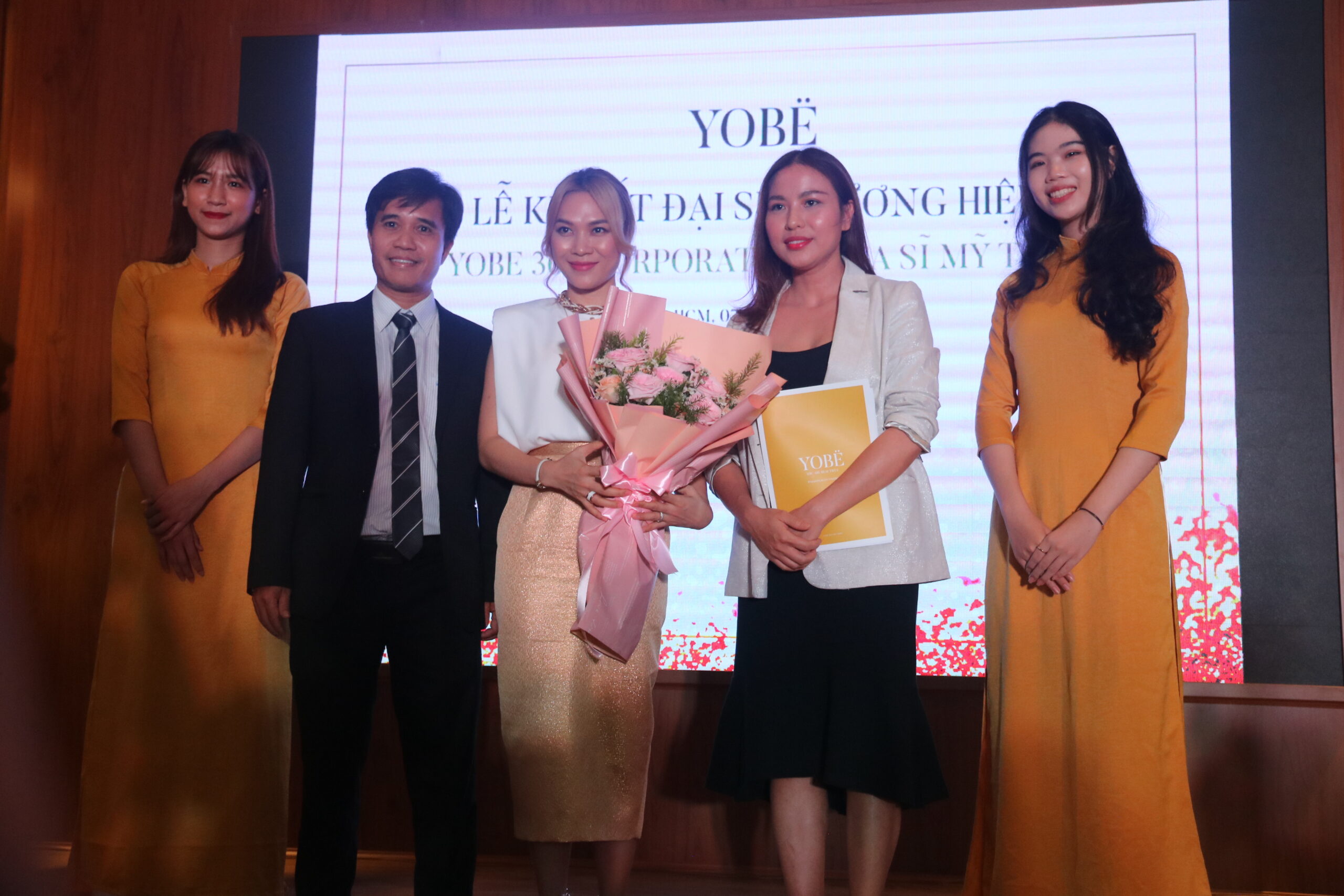 Lễ Ra Mắt Thương Hiệu YoBe – Nền tảng kinh doanh mỹ phẩm thông minh 4.0