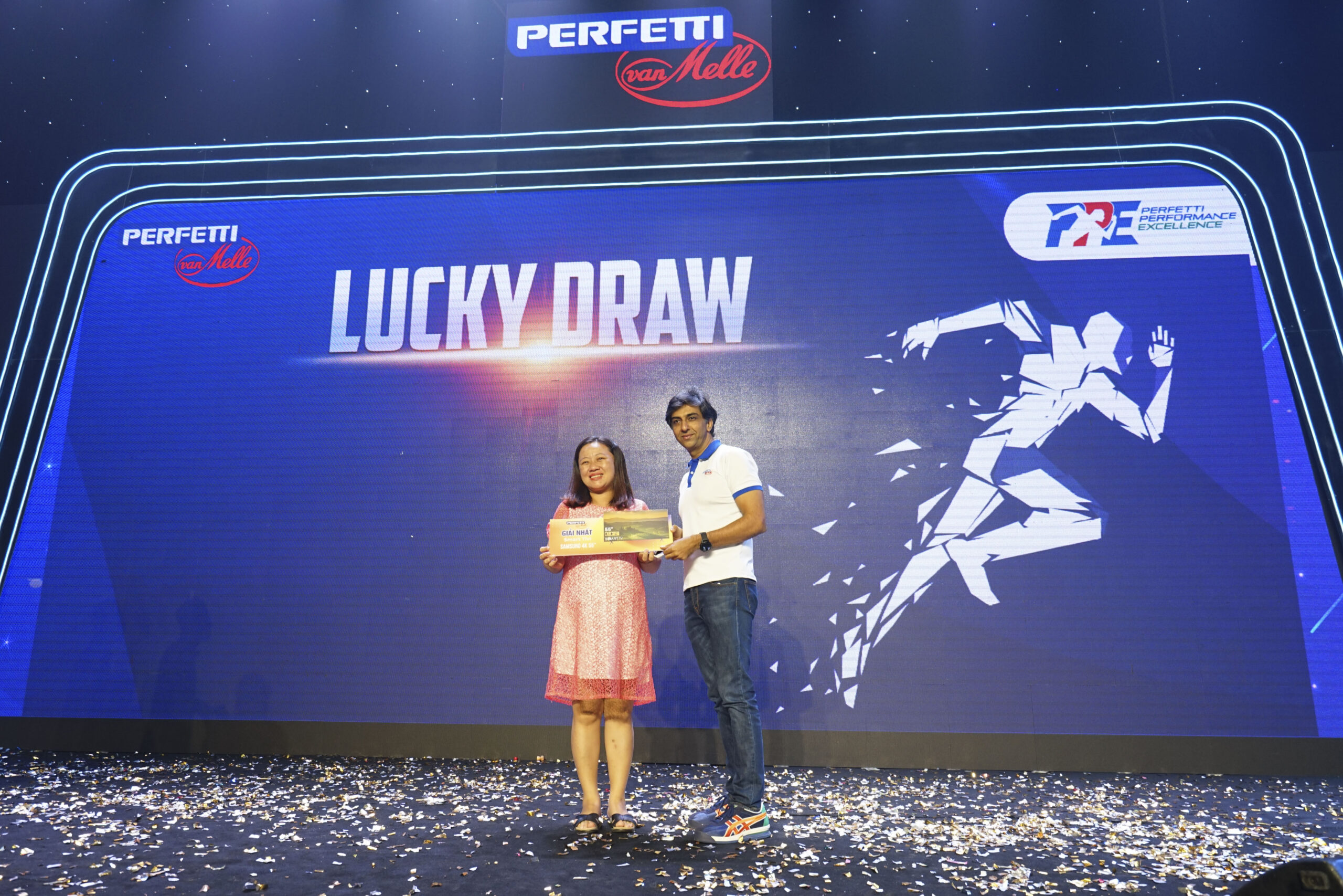 Công bố giải thưởng lucky draw tại Year End Party Perfetti Van Melle