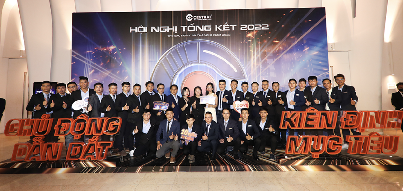 teic tat nien cuoi nam central