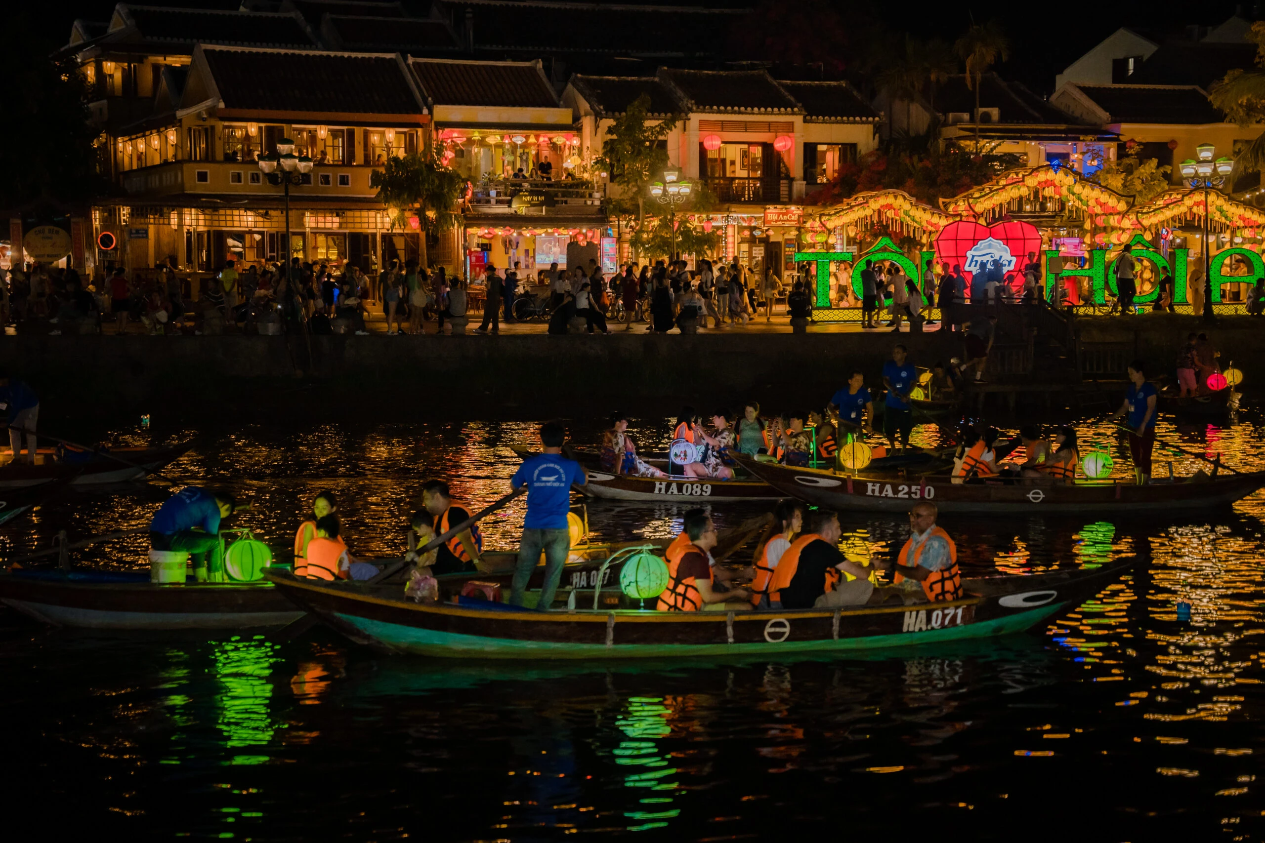 Trải nghiệm khám phá địa phương trong company trip GFT Technologies Vietnam