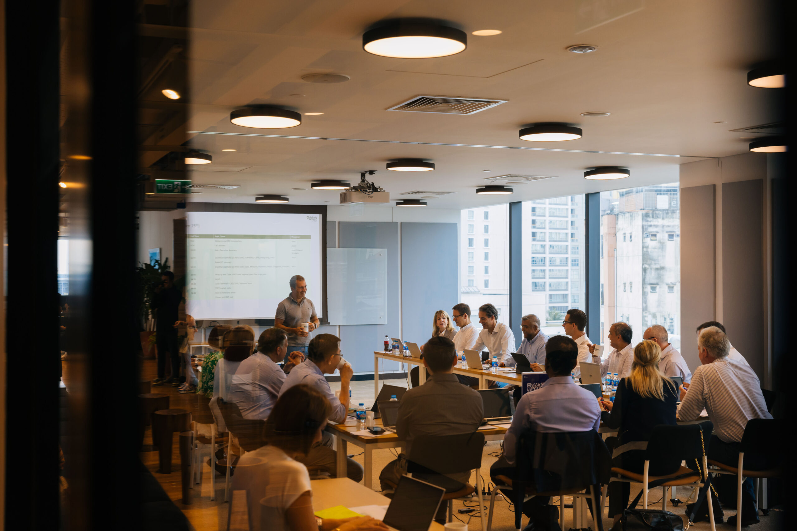 Leadership meeting là cuộc họp dành cho các lãnh đạo cấp cao. (Nguồn: Cyber Show)