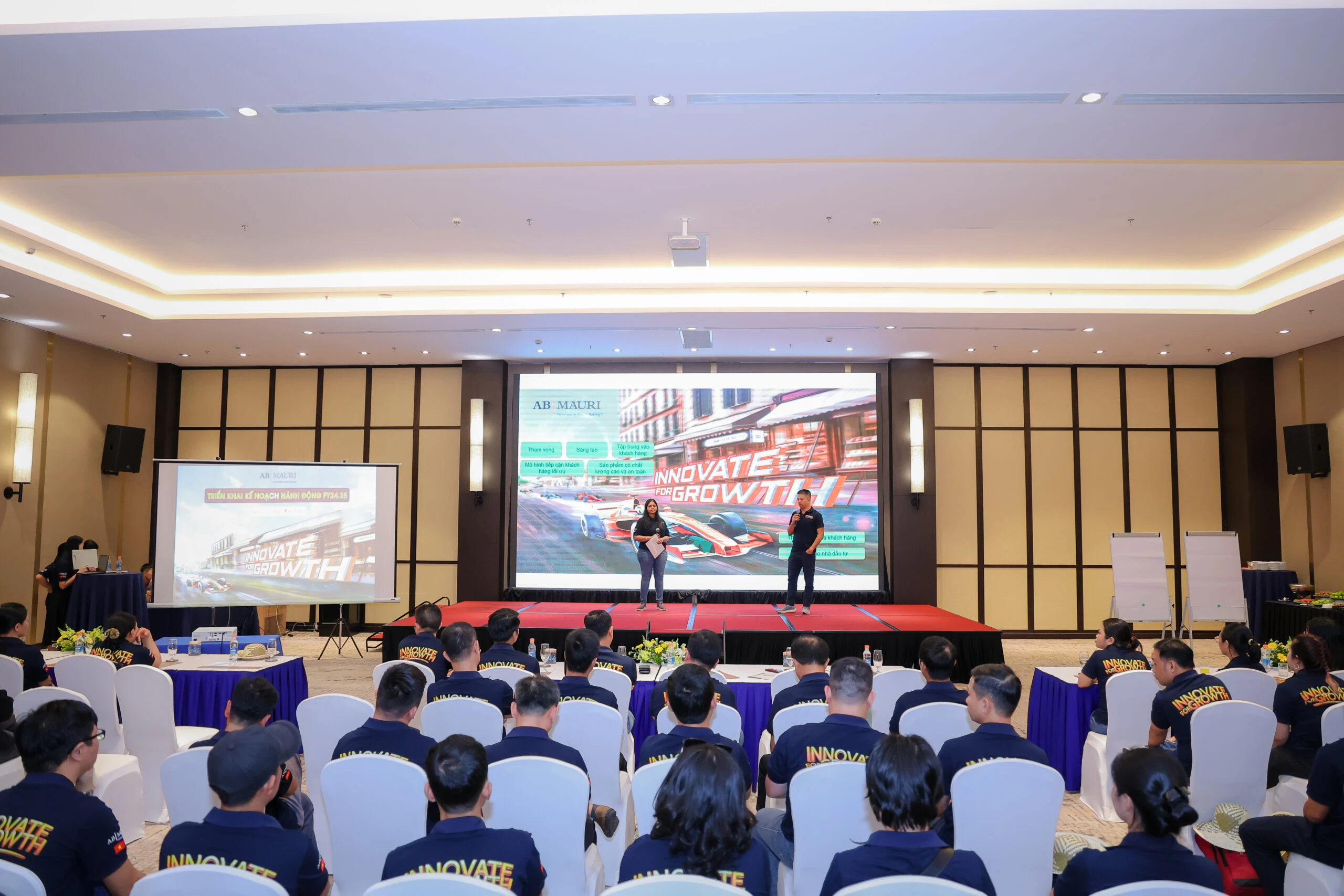 Không gian hội trường cho chương trình Kick-off tại Hồ Tràm