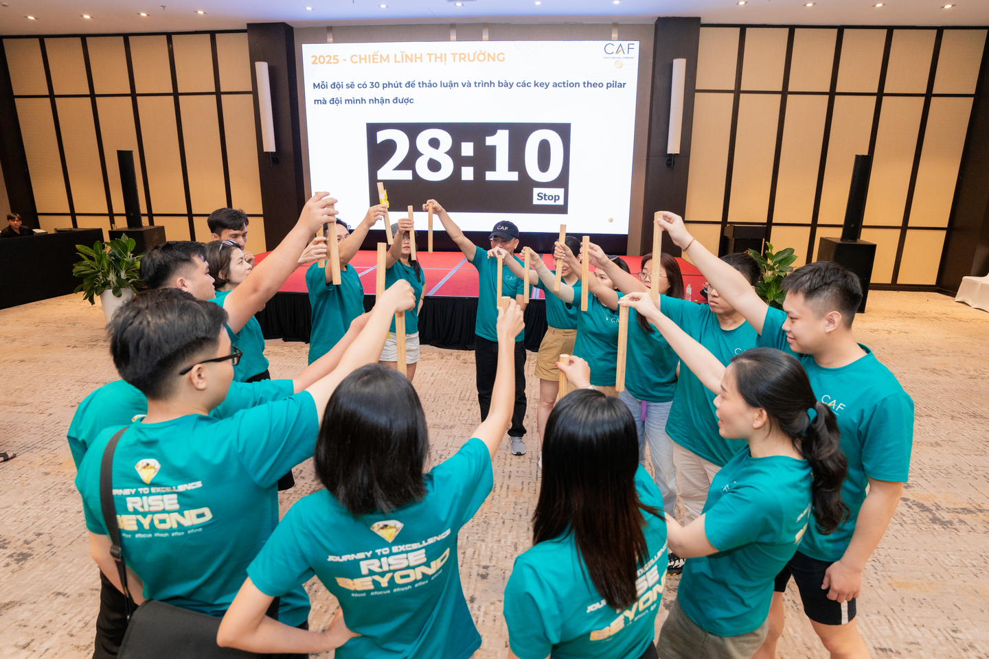 hoạt động gắn kết đội ngũ CAF trong workshop