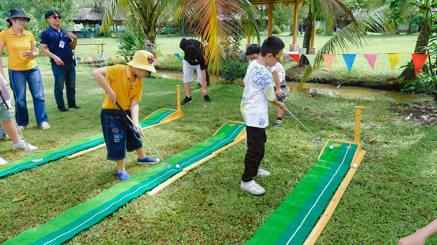 Hoạt động mini golf dành cho trẻ em trong GEODIS Family Day