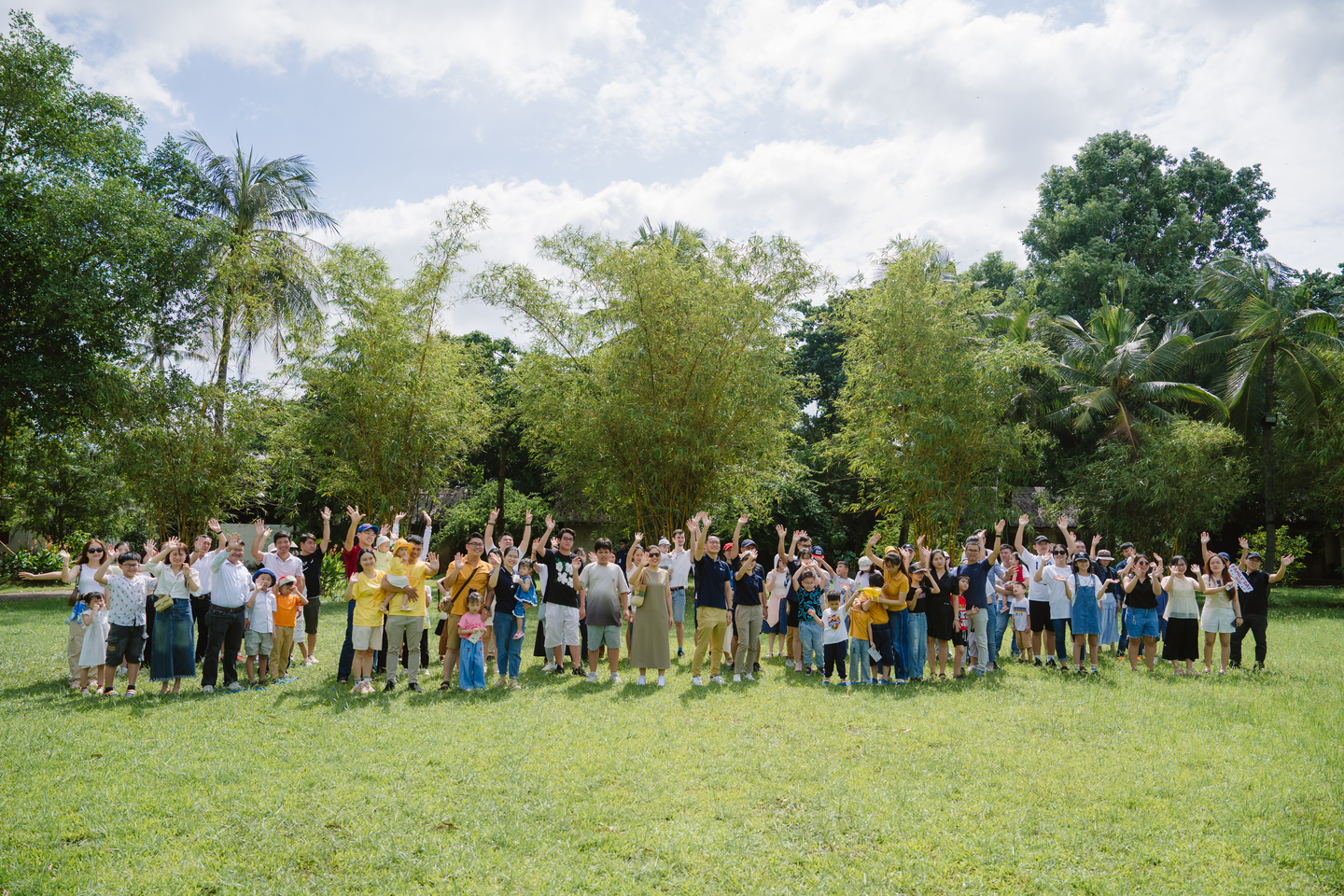 Tập thể GEODIS tham gia hoạt động ngoài trời trong chương trình Family Day