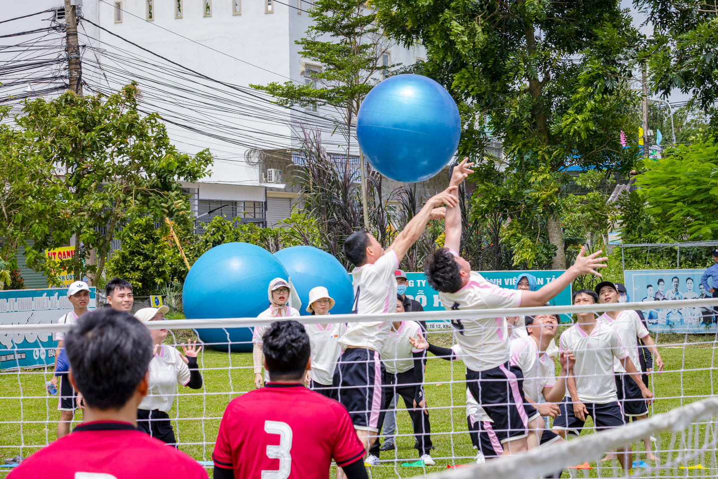 Trò chơi bóng chuyền tứ đấu trong chương trình POSCO Sport Day