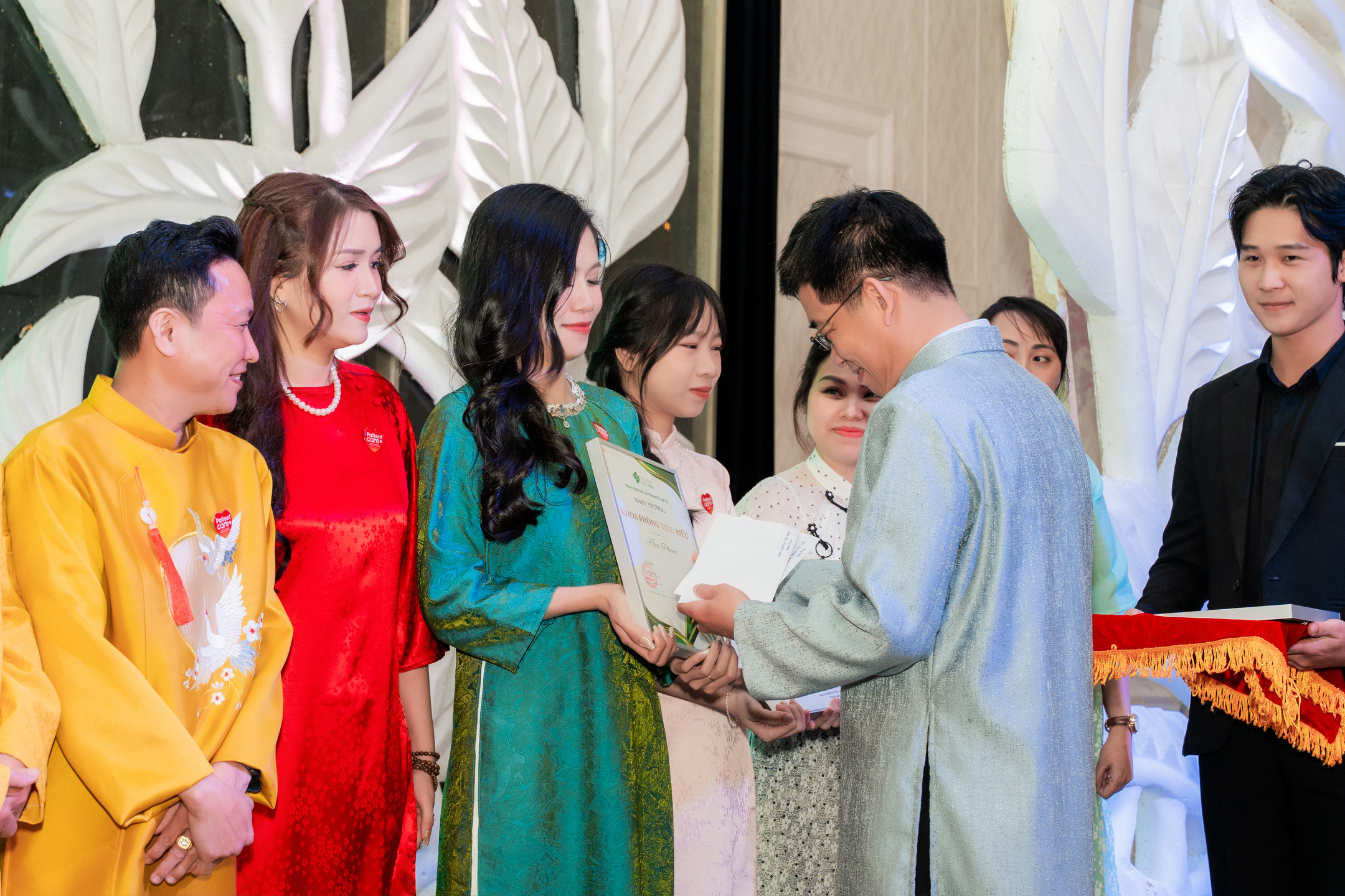 Nghi thức cắt bánh kỷ niệm 22 năm đơn vị Ngô Gia Tự
